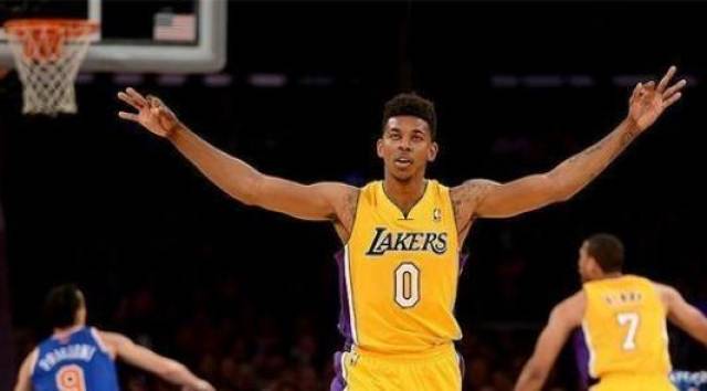 高拉打者偏 高拉打者偏